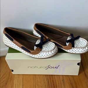 BRAND NEW! Comfortable flats